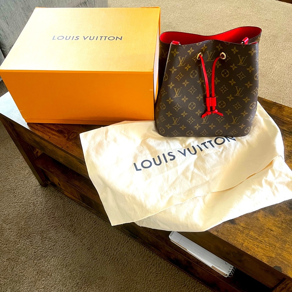 Brand new Louis Vuitton NeoNoe Bag